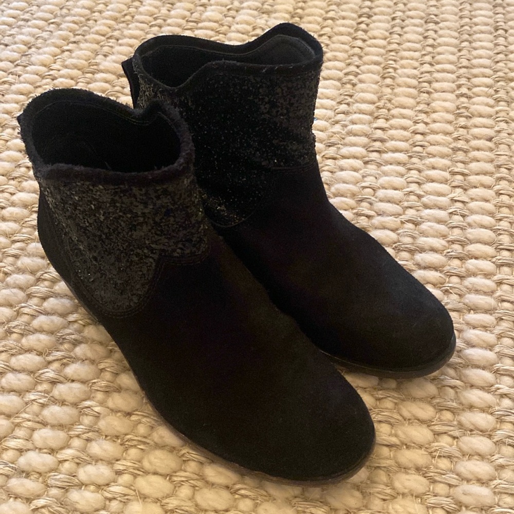 Hoss black with black glitter detail ankle bootie